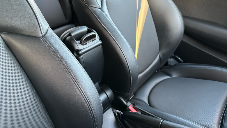 MINI Hatchback 1.5 Cooper Classic 3dr Auto [Comfort/Nav Pack] Petrol Hatchback